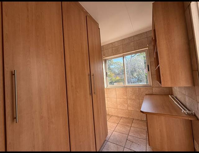 6 BEDROOM HOUSE FOR SALE IN SAFARI GARDENS